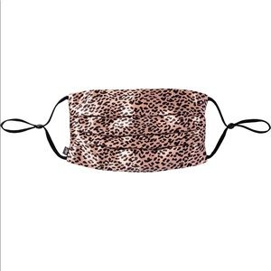 Slip SILK face mask in pink leopard